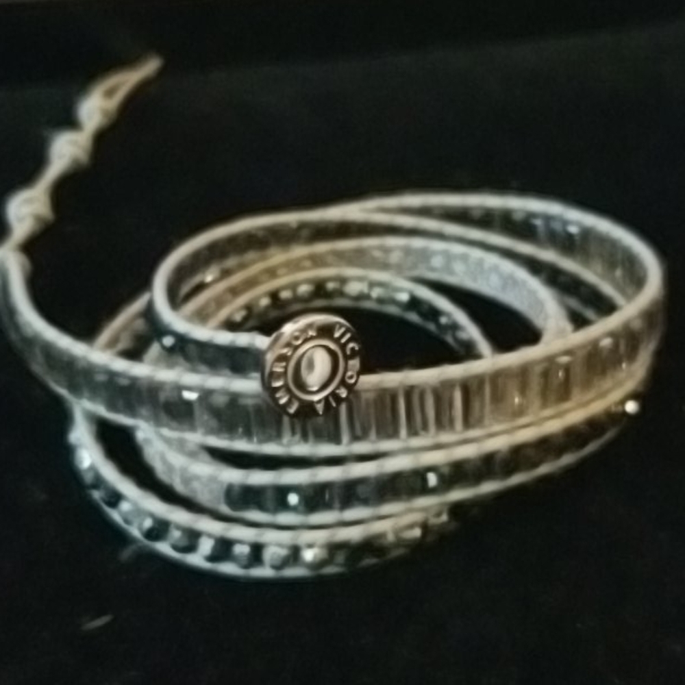 VICTORIA EMERSON MULTI WRAP BRACELET